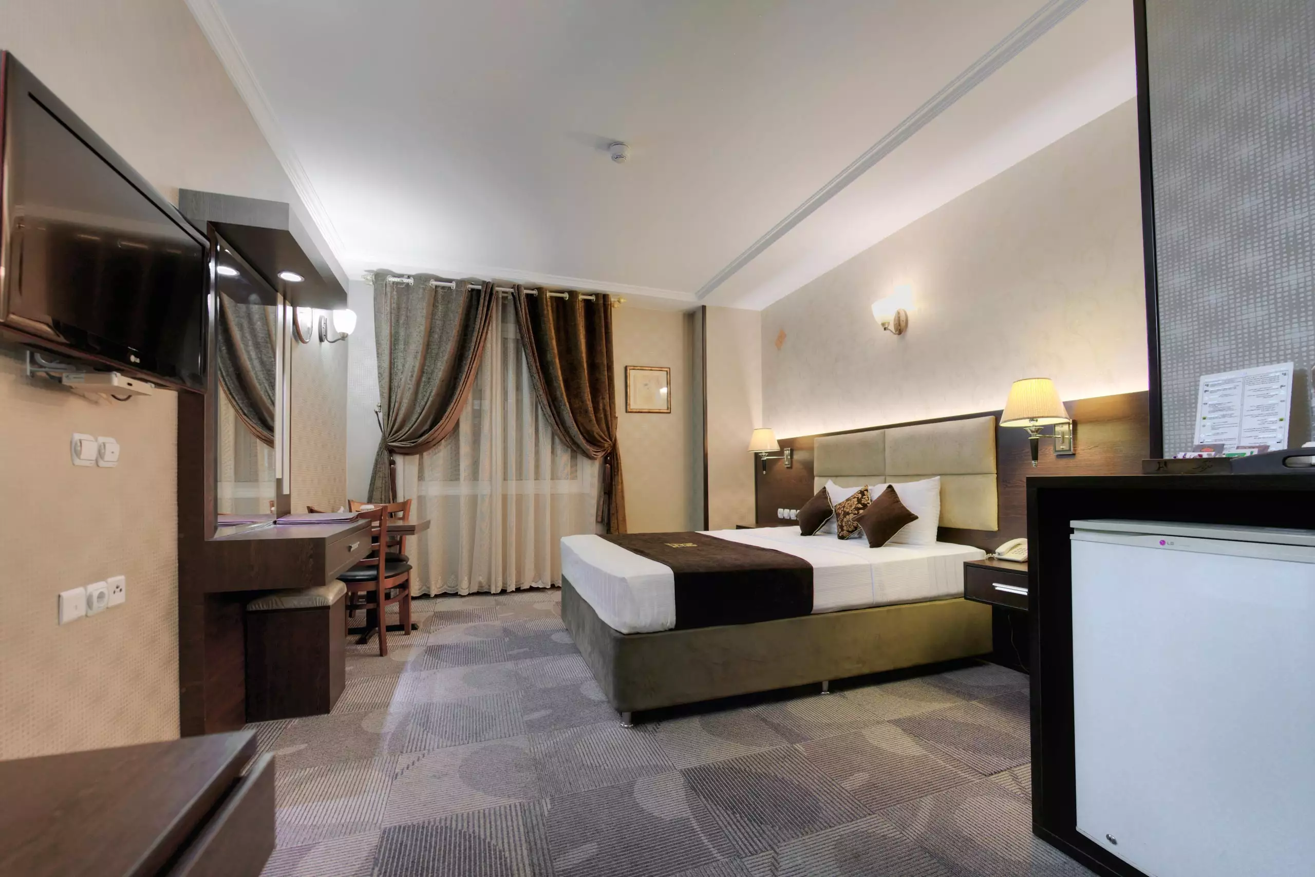 Alibaba https://cdn.alibaba.ir/ostorage/hotel-accommodation-images/686274f8a1e6f83605b73b16_دبل آسمان اصفهان.webp